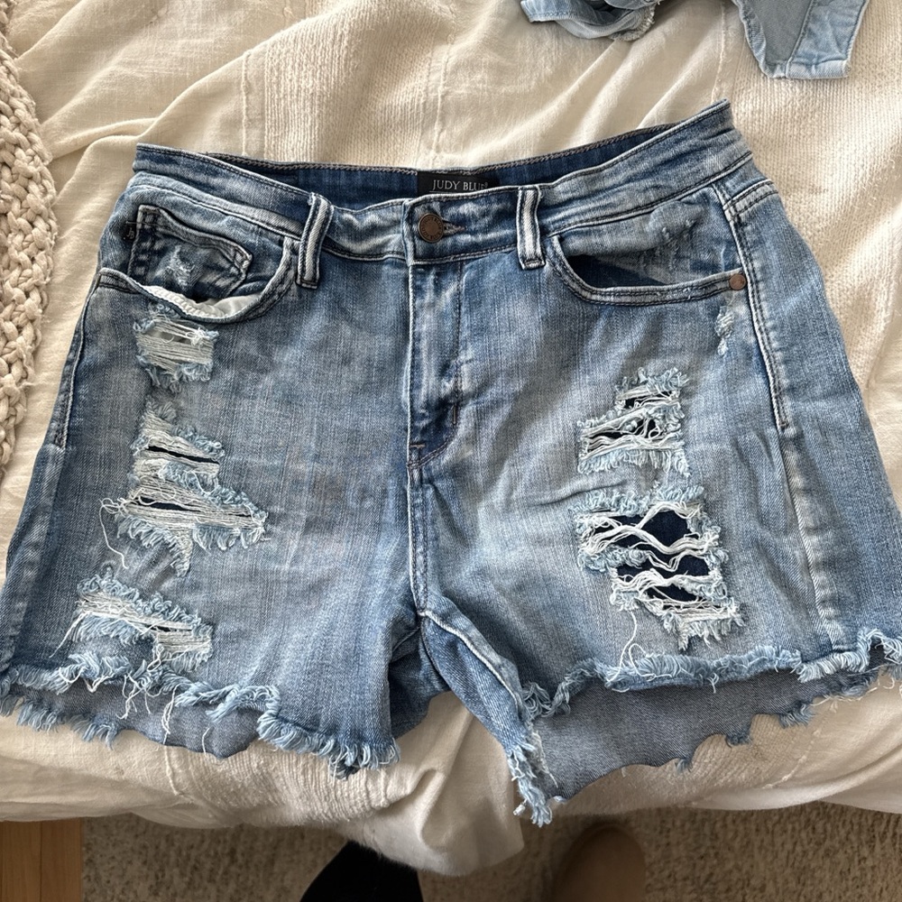 Judy Blue Women's Ripped Jean Shorts - Light Blue